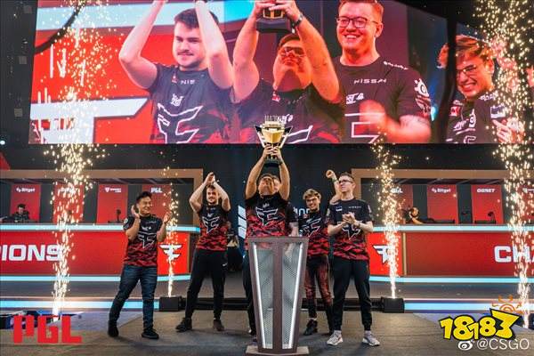 禀的年轻球 禀的年轻球